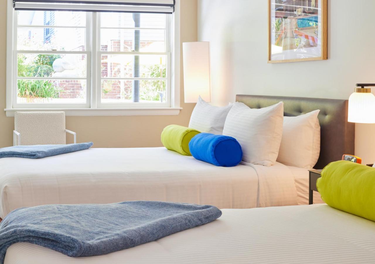 Little Mod Hotel At The University 샬러츠빌 외부 사진