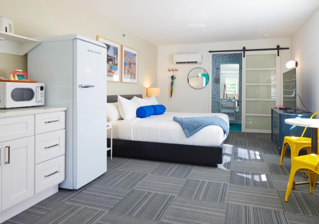 Little Mod Hotel At The University 샬러츠빌 외부 사진