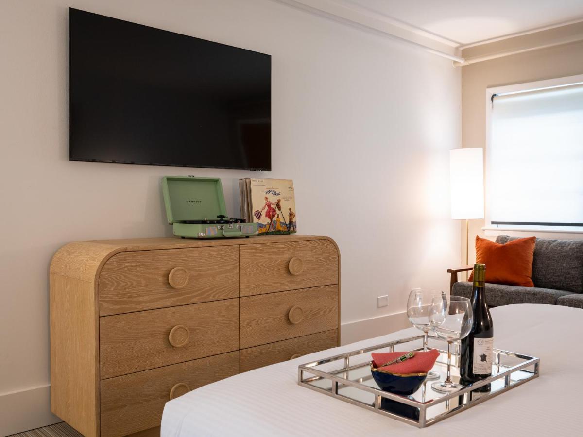 Little Mod Hotel At The University 샬러츠빌 외부 사진