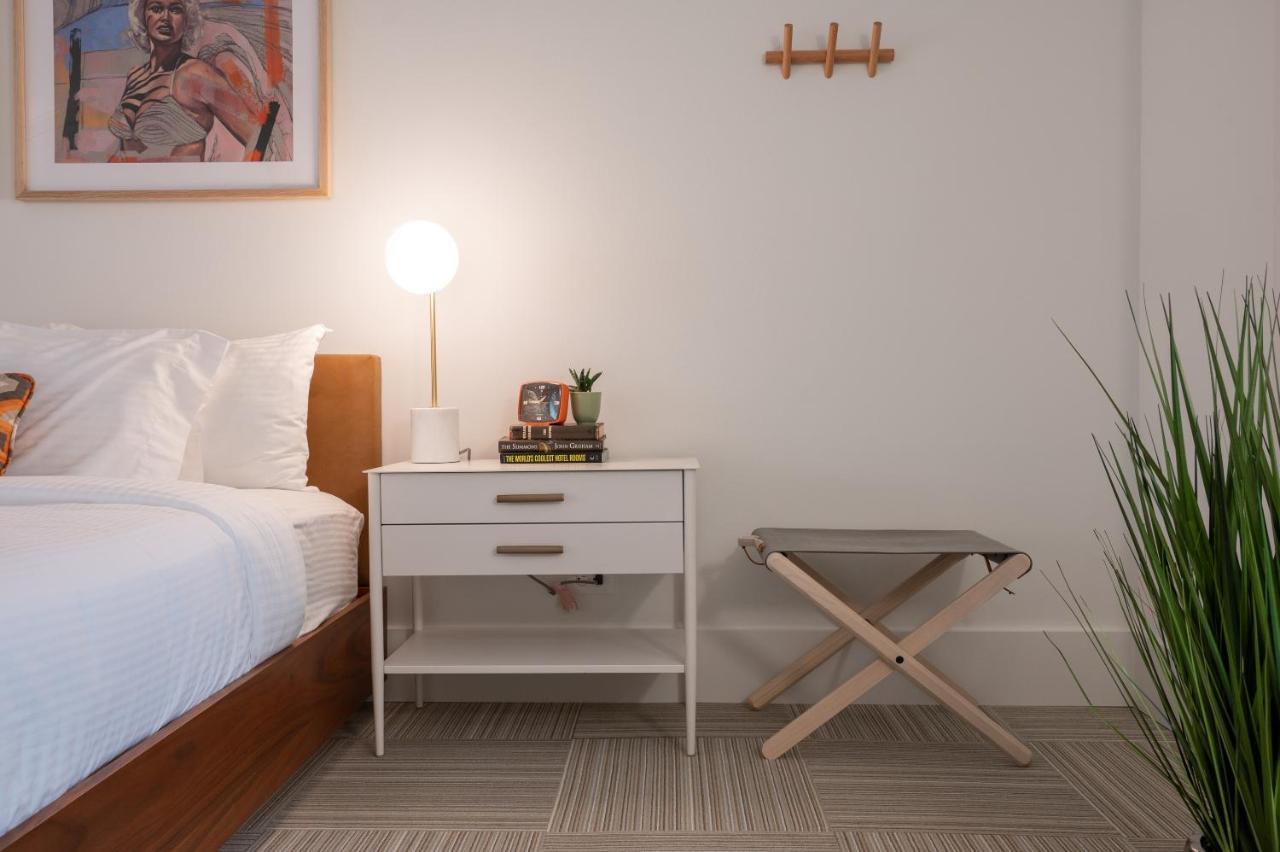 Little Mod Hotel At The University 샬러츠빌 외부 사진