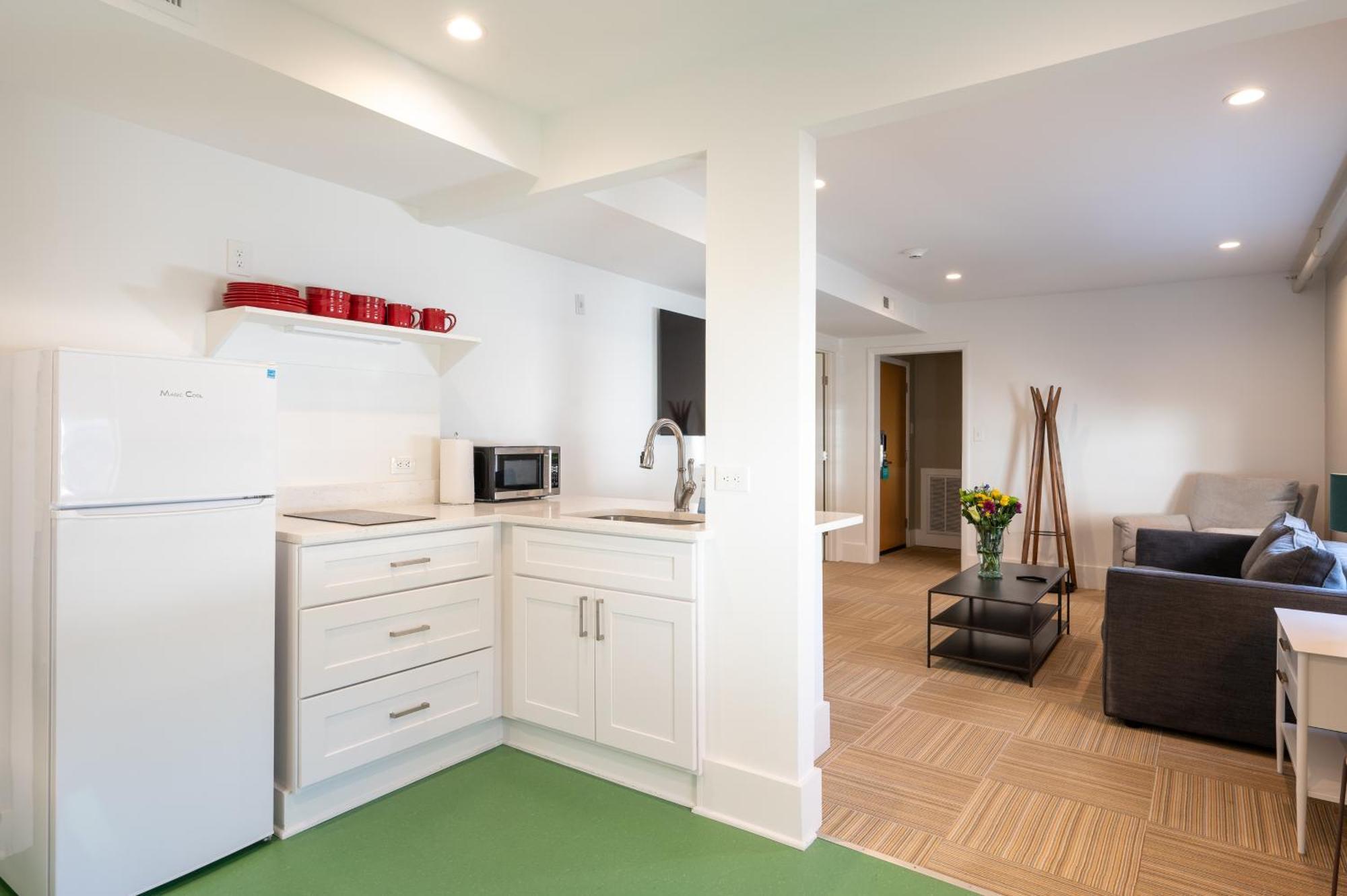 Little Mod Hotel At The University 샬러츠빌 외부 사진