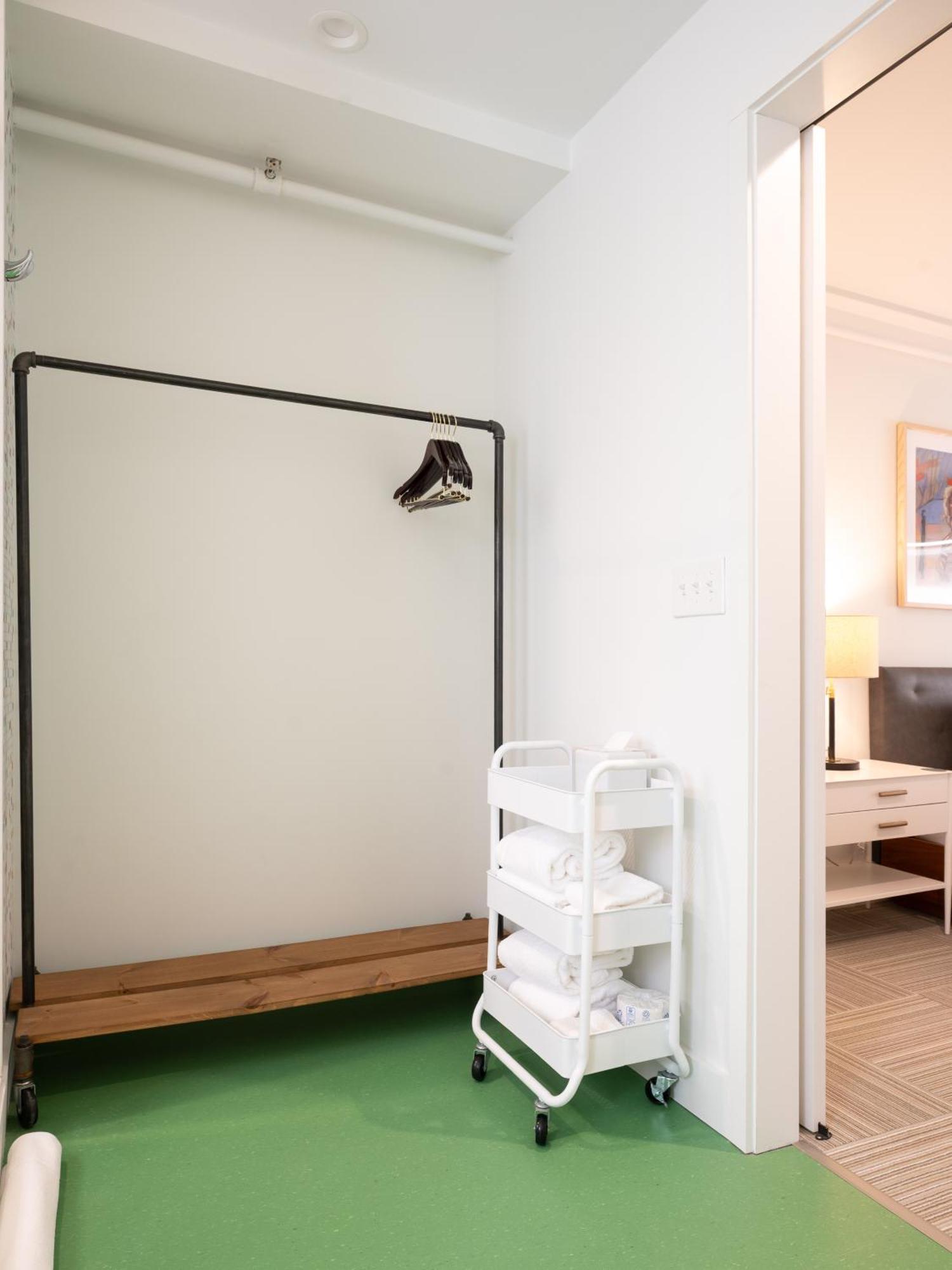 Little Mod Hotel At The University 샬러츠빌 외부 사진